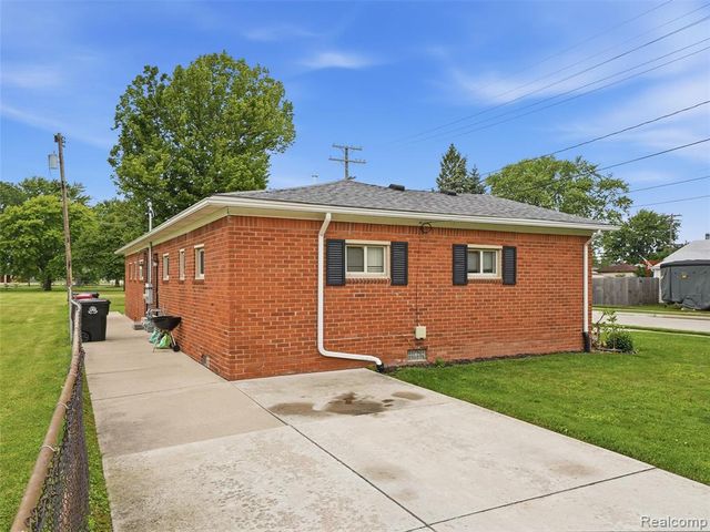 18844 Marquette Street, Roseville, MI 48066