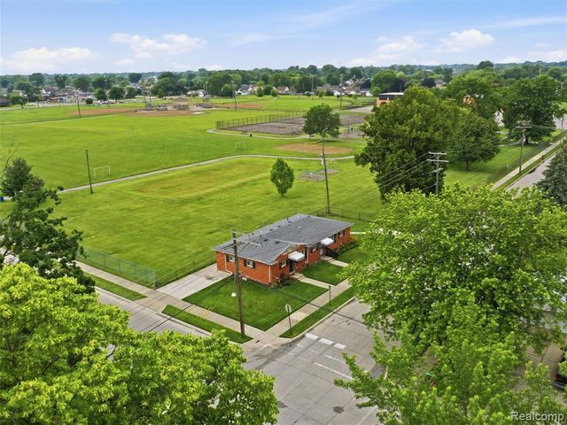 18844 Marquette Street, Roseville, MI 48066