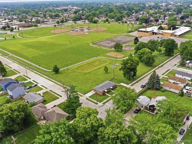 18844 Marquette Street, Roseville, MI 48066