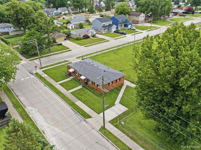 18844 Marquette Street, Roseville, MI 48066