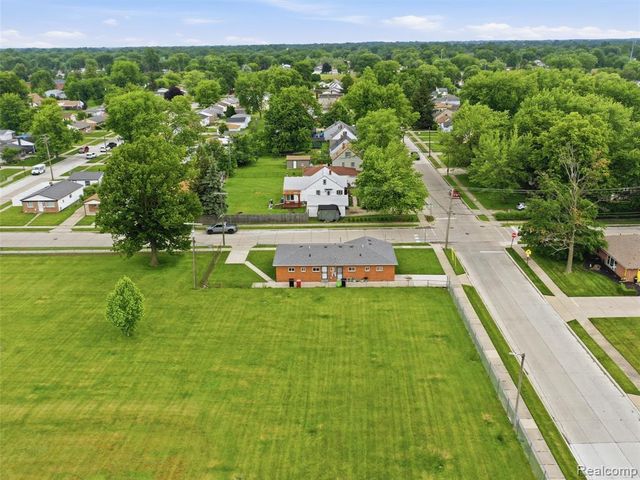 18844 Marquette Street, Roseville, MI 48066