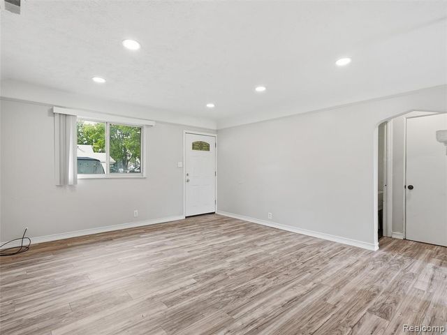 18844 Marquette Street, Roseville, MI 48066
