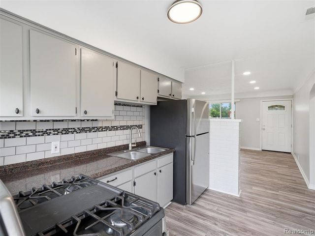 18844 Marquette Street, Roseville, MI 48066