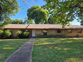 202 Hillside Drive, Athens, TX 75751