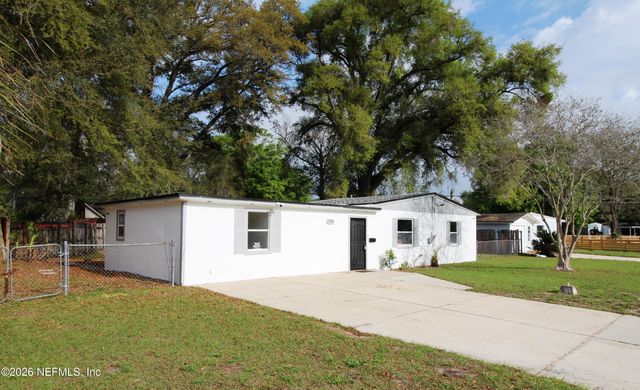 1304 KING ARTHUR Road, Jacksonville, FL 32211