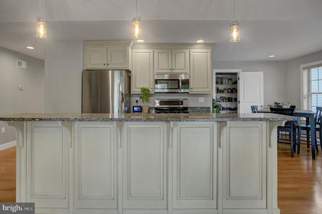 253 PIN OAK LN, Shippensburg, PA 17257