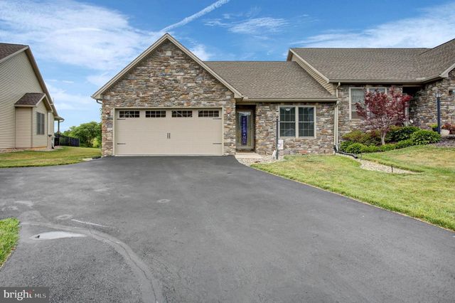253 PIN OAK LN, Shippensburg, PA 17257