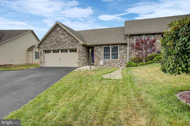 253 PIN OAK LN, Shippensburg, PA 17257