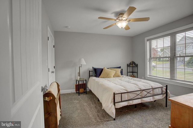 253 PIN OAK LN, Shippensburg, PA 17257