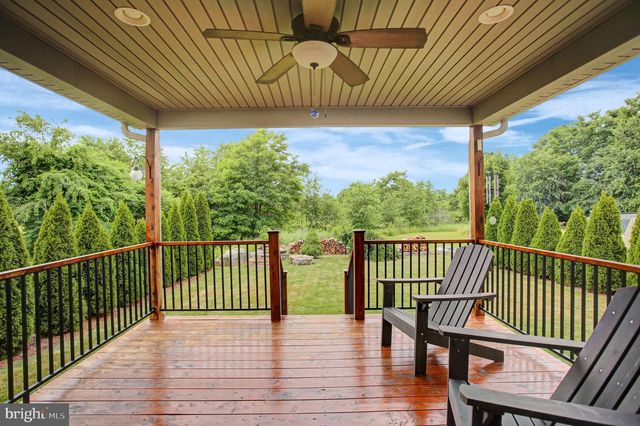 253 PIN OAK LN, Shippensburg, PA 17257