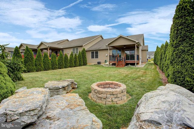 253 PIN OAK LN, Shippensburg, PA 17257