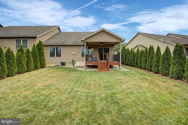 253 PIN OAK LN, Shippensburg, PA 17257