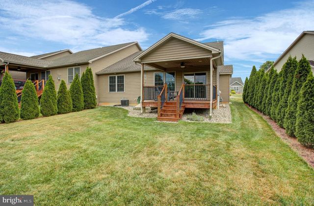 253 PIN OAK LN, Shippensburg, PA 17257