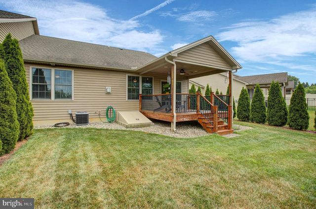 253 PIN OAK LN, Shippensburg, PA 17257