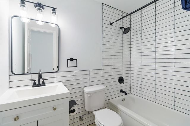 5465 LESCOT LANE, Orlando, FL 32811