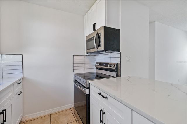 5465 LESCOT LANE, Orlando, FL 32811