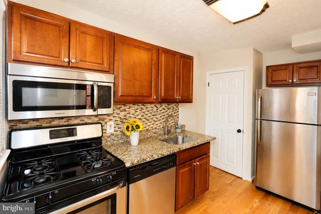 3020 24TH PL SE, Washington, DC 20020
