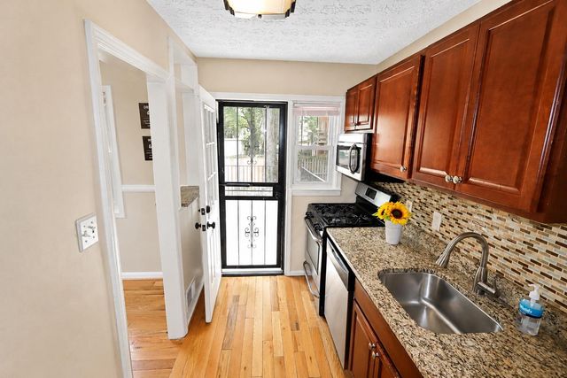 3020 24TH PL SE, Washington, DC 20020