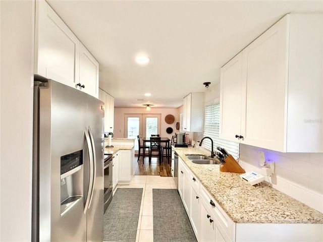 1004 LAKE CHARLES CIRCLE, Lutz, FL 33548