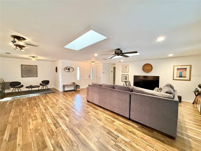 1004 LAKE CHARLES CIRCLE, Lutz, FL 33548