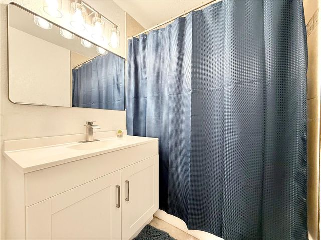 1004 LAKE CHARLES CIRCLE, Lutz, FL 33548