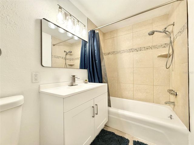 1004 LAKE CHARLES CIRCLE, Lutz, FL 33548