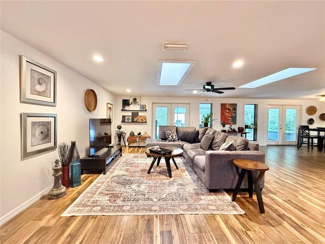 1004 LAKE CHARLES CIRCLE, Lutz, FL 33548