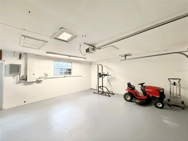 1004 LAKE CHARLES CIRCLE, Lutz, FL 33548