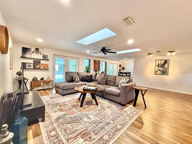 1004 LAKE CHARLES CIRCLE, Lutz, FL 33548