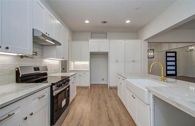 2743 Constantine, Roman Forest, TX 77357