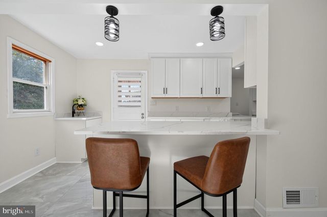 6206 HILLVIEW AVE, Alexandria, VA 22310