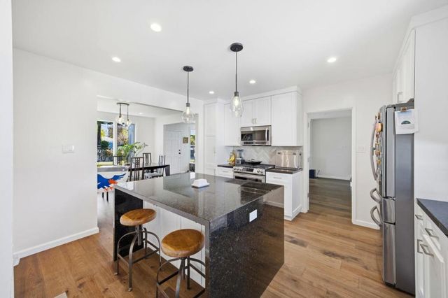 69 Nueva Avenue, Redwood City, CA 94061