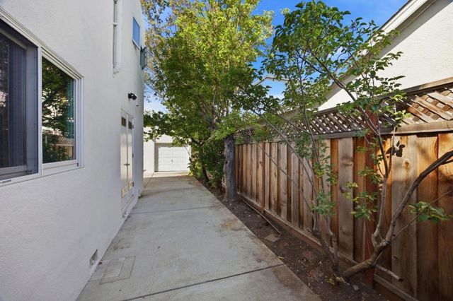 69 Nueva Avenue, Redwood City, CA 94061