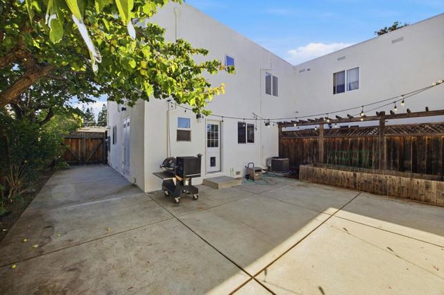 69 Nueva Avenue, Redwood City, CA 94061