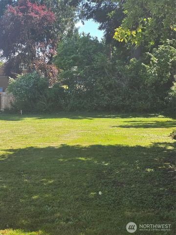 1718 Snyder Avenue, Bremerton, WA 98312