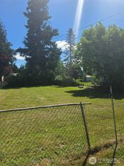 1718 Snyder Avenue, Bremerton, WA 98312