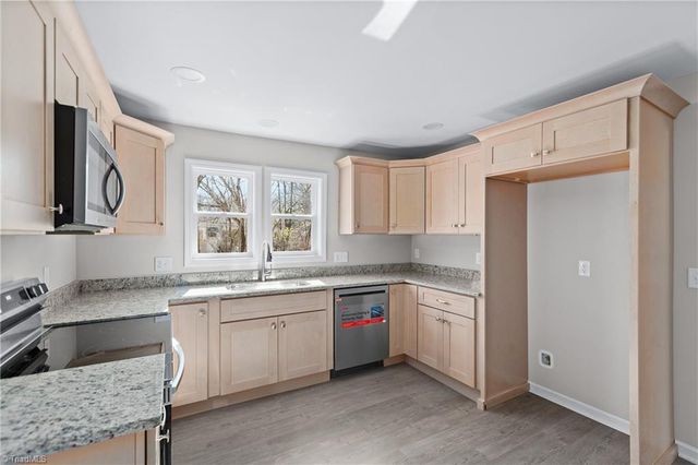 1217 Lakeview Heights Drive, High Point, NC 27265