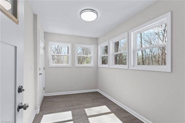 1217 Lakeview Heights Drive, High Point, NC 27265