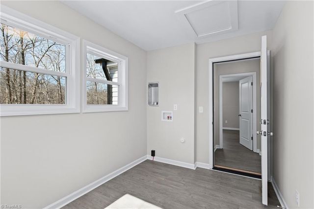 1217 Lakeview Heights Drive, High Point, NC 27265