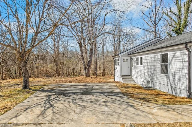 1217 Lakeview Heights Drive, High Point, NC 27265