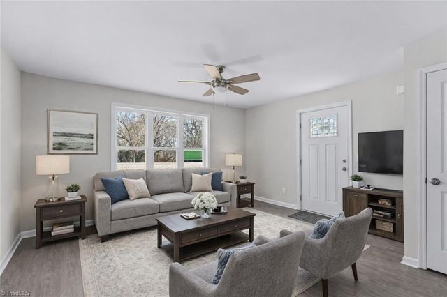 1217 Lakeview Heights Drive, High Point, NC 27265