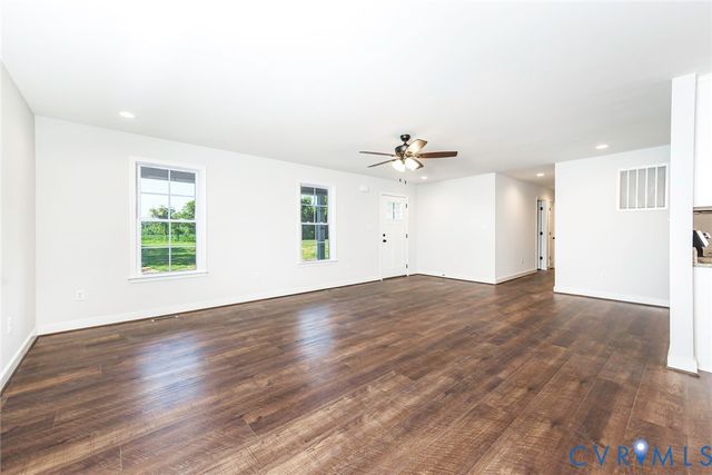 19906 Harris Dr, Sutherland, VA 23885