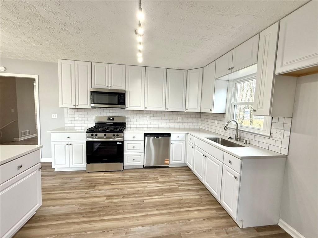 Image 10 of property listing at 3851 Riding Woods Court SW, Powder Springs, GA 30127