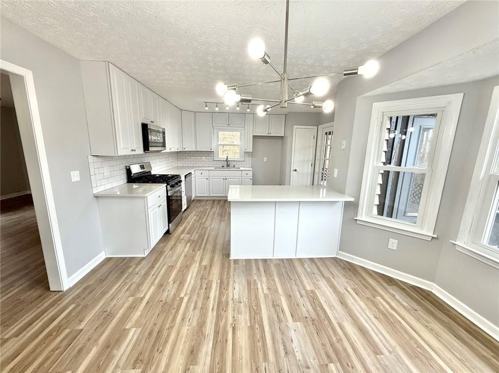 Image 9 of property listing at 3851 Riding Woods Court SW, Powder Springs, GA 30127