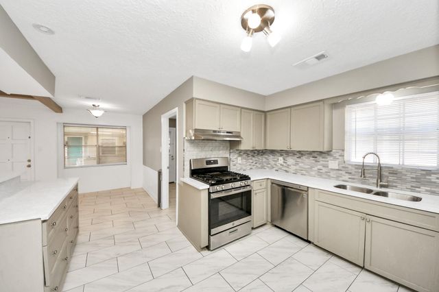 8119 Concho Street, Houston, TX 77036