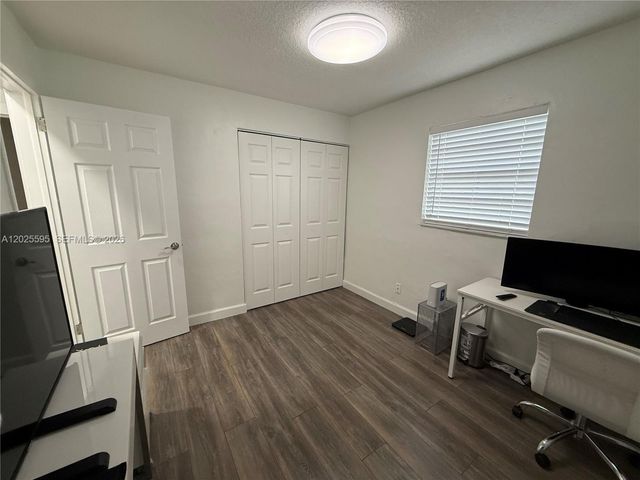3900 SW 60th Ave, Davie, FL 33314