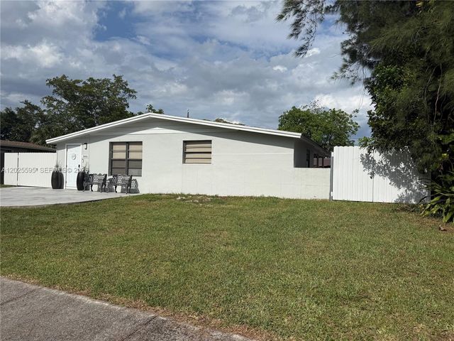 3900 SW 60th Ave, Davie, FL 33314
