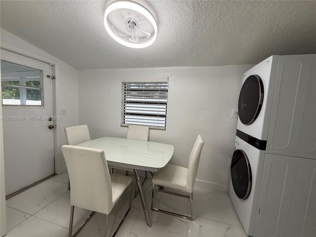 3900 SW 60th Ave, Davie, FL 33314
