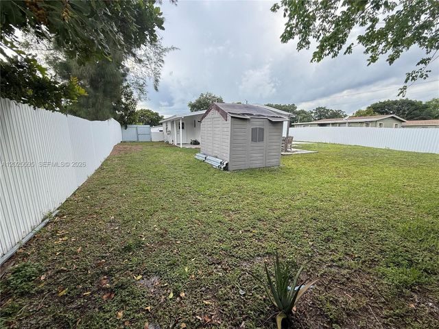 3900 SW 60th Ave, Davie, FL 33314