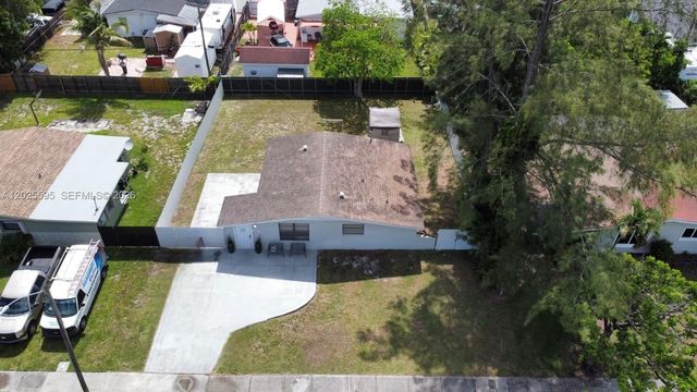 3900 SW 60th Ave, Davie, FL 33314